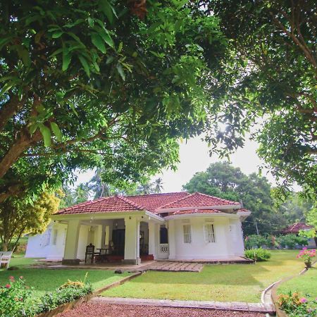 Thalpe Walawwa Heritage Villa Унаватуна Экстерьер фото