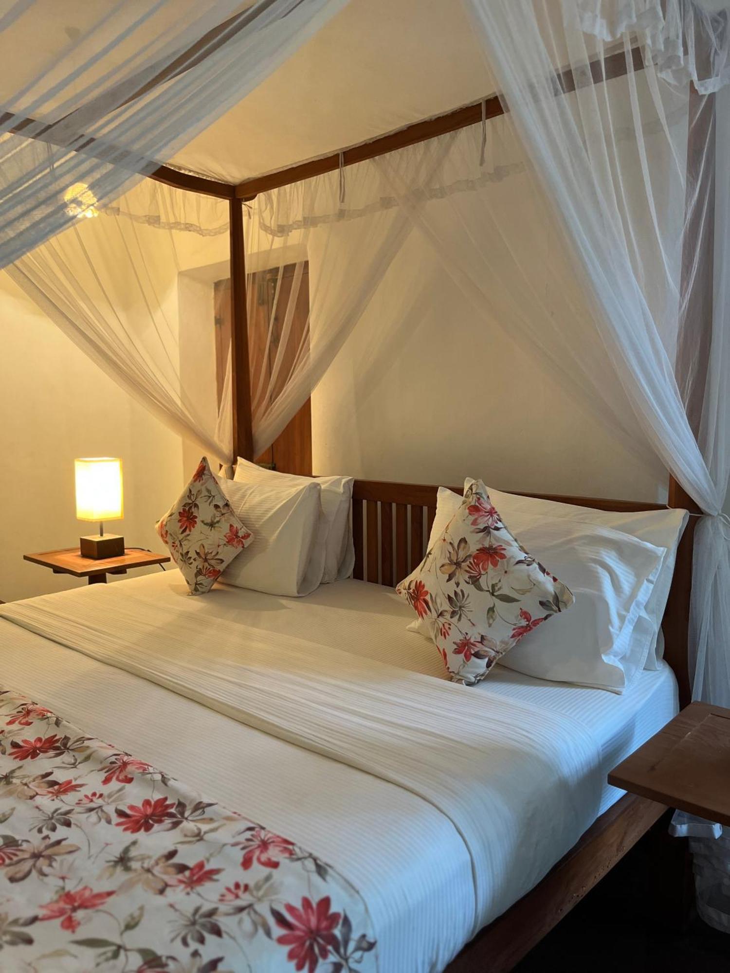 Thalpe Walawwa Heritage Villa Унаватуна Экстерьер фото