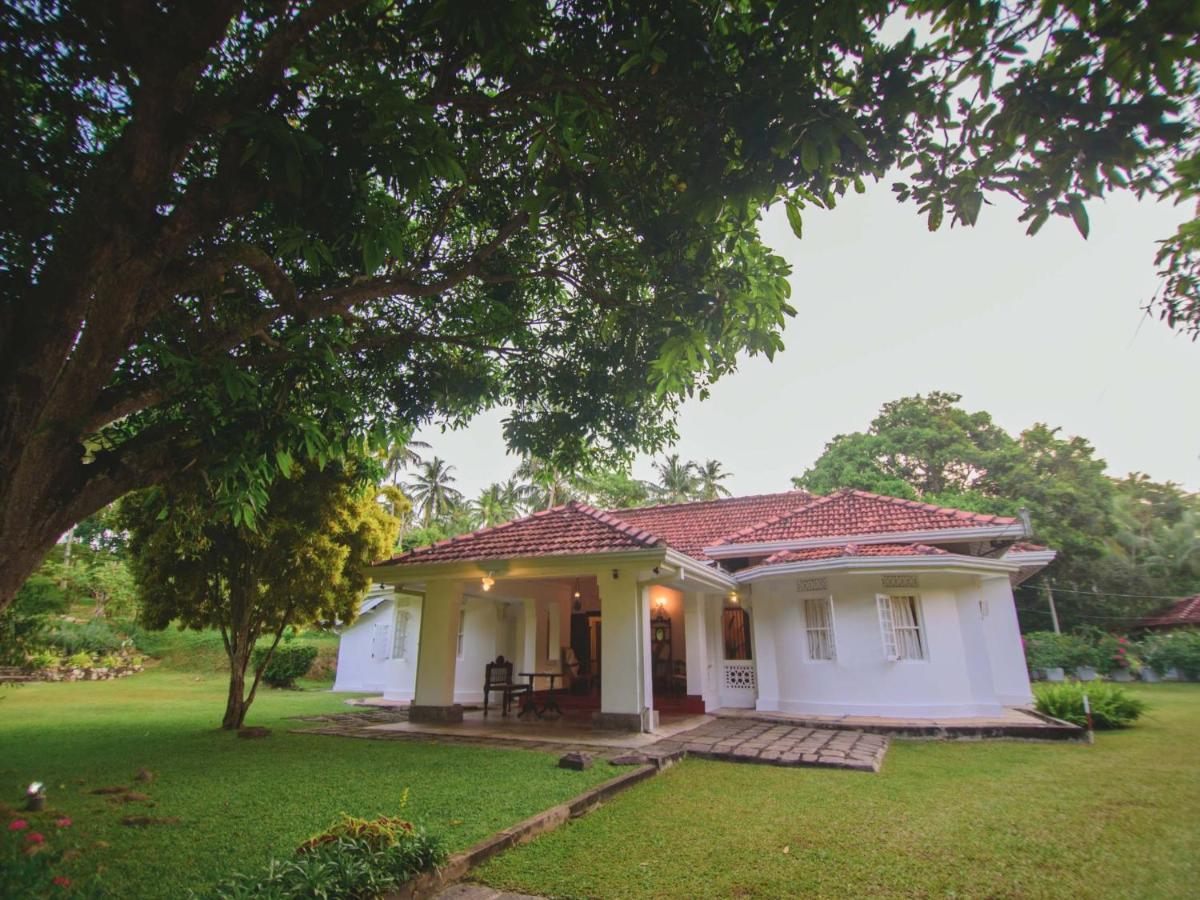 Thalpe Walawwa Heritage Villa Унаватуна Экстерьер фото