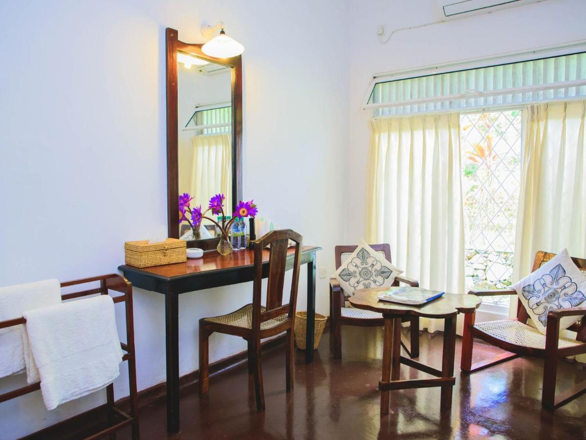 Thalpe Walawwa Heritage Villa Унаватуна Экстерьер фото