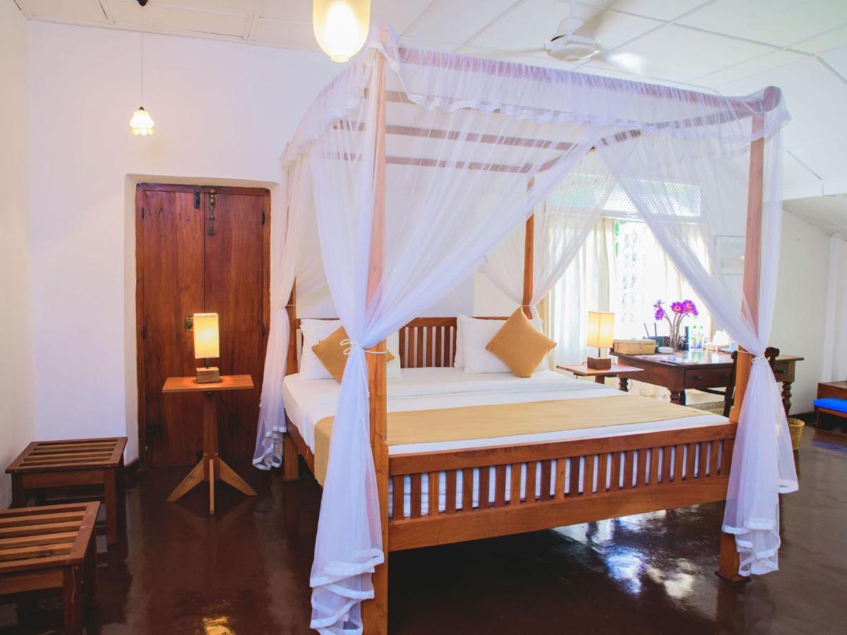 Thalpe Walawwa Heritage Villa Унаватуна Экстерьер фото
