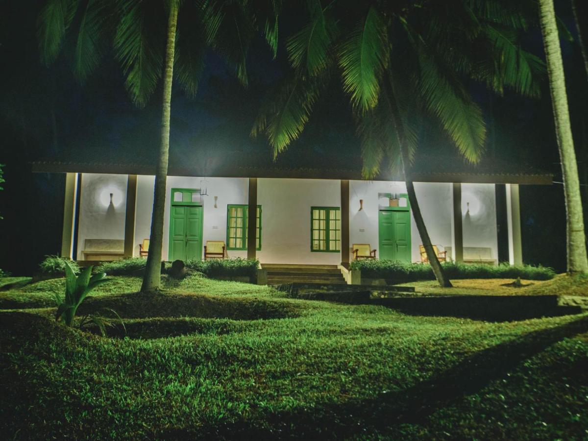 Thalpe Walawwa Heritage Villa Унаватуна Экстерьер фото