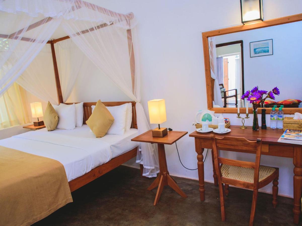 Thalpe Walawwa Heritage Villa Унаватуна Экстерьер фото