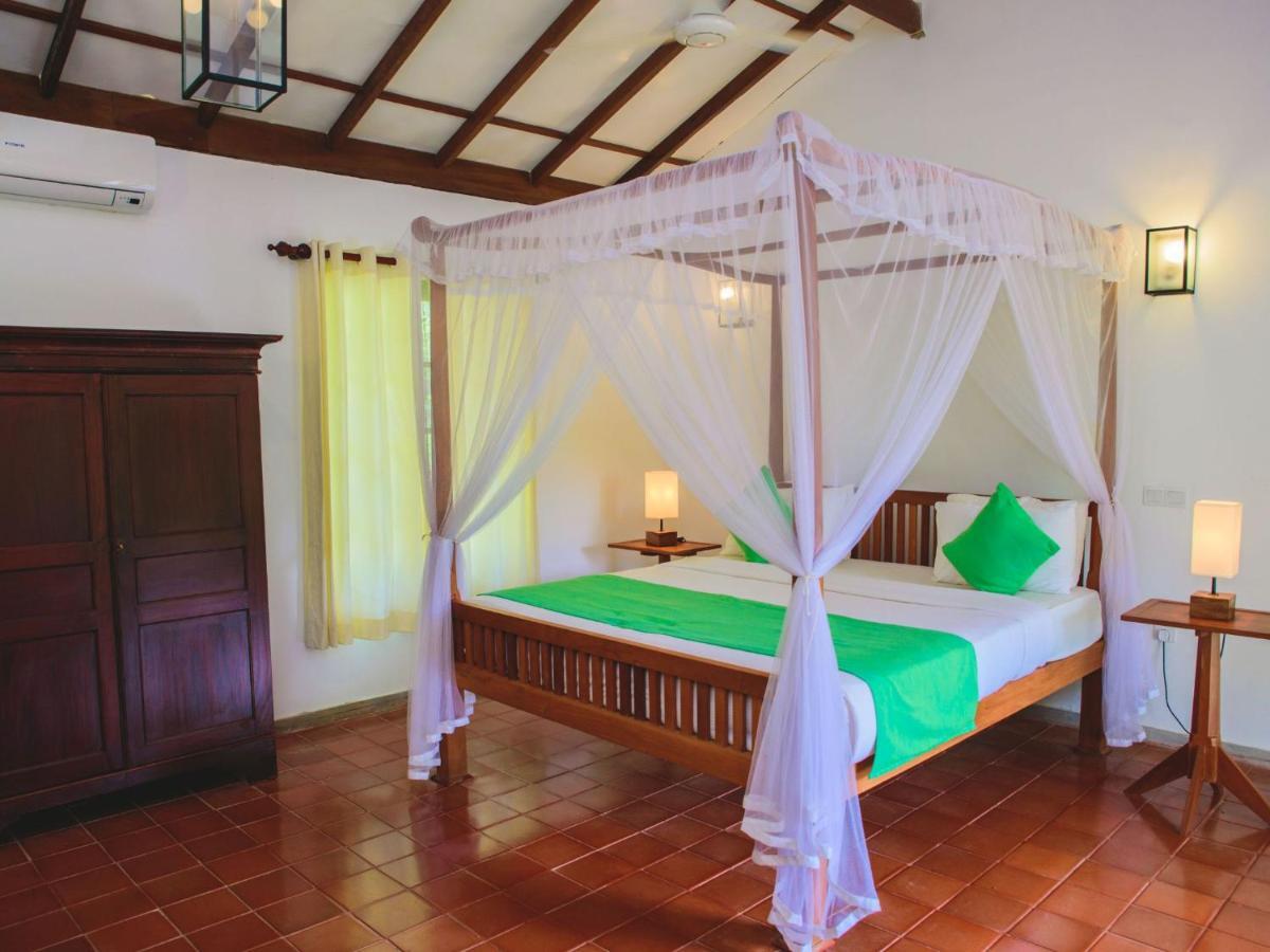 Thalpe Walawwa Heritage Villa Унаватуна Экстерьер фото