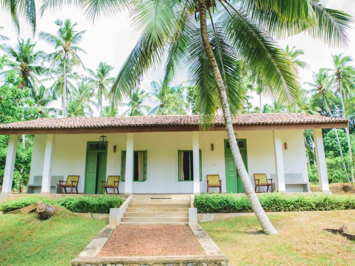 Thalpe Walawwa Heritage Villa Унаватуна Экстерьер фото