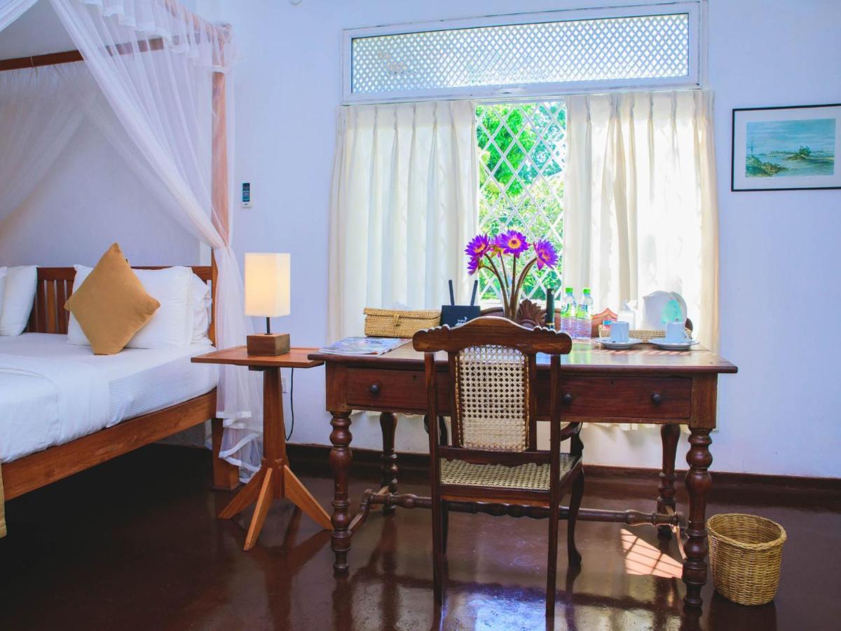 Thalpe Walawwa Heritage Villa Унаватуна Экстерьер фото