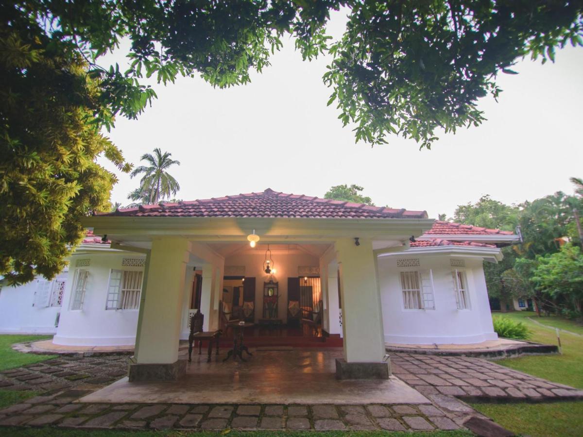 Thalpe Walawwa Heritage Villa Унаватуна Экстерьер фото