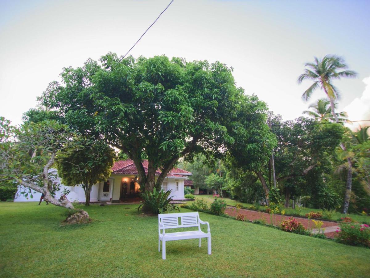 Thalpe Walawwa Heritage Villa Унаватуна Экстерьер фото