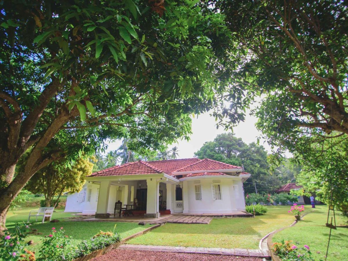 Thalpe Walawwa Heritage Villa Унаватуна Экстерьер фото
