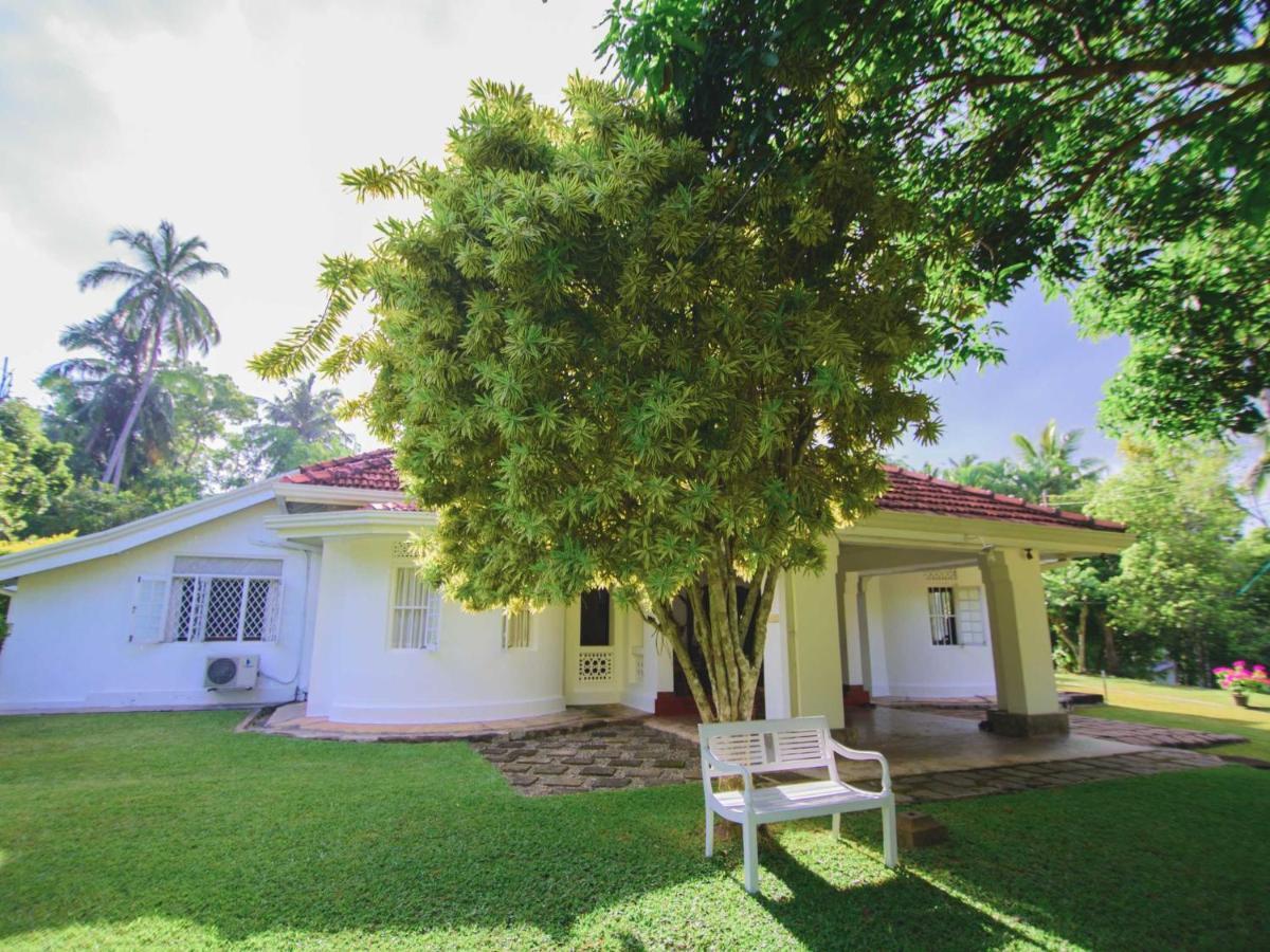 Thalpe Walawwa Heritage Villa Унаватуна Экстерьер фото